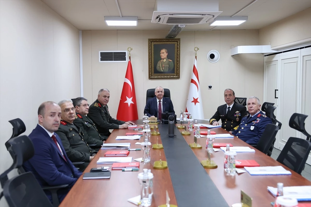 Milli Savunma Bakanı Yaşar Güler, KKTC’de Boğaz Şehitliğini Ziyaret Etti