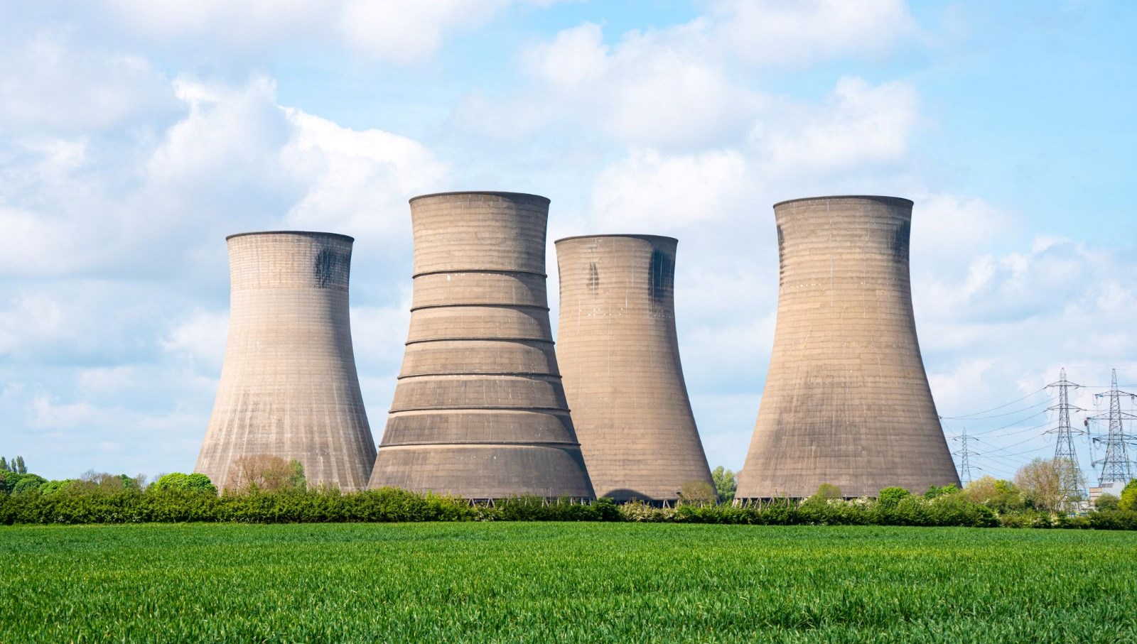 abdde dev sogutma kulesi patlayiciyla yikildi UtYaxnag