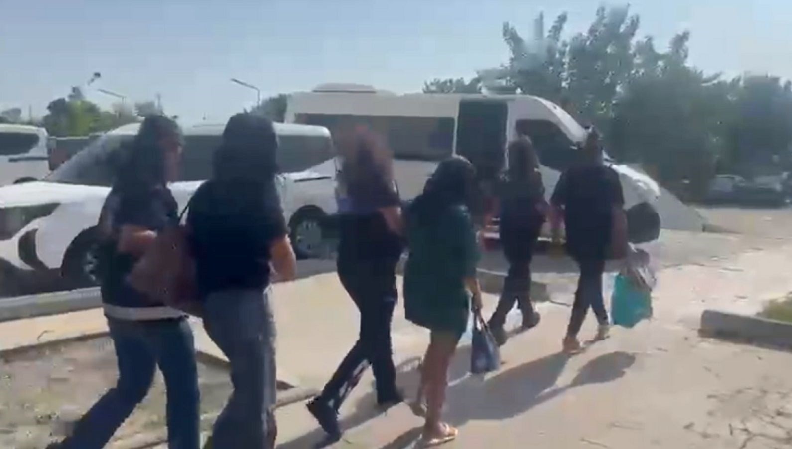 masaj salonlarina denetim 6 kisi gozaltina alindi NZSZ1rzB