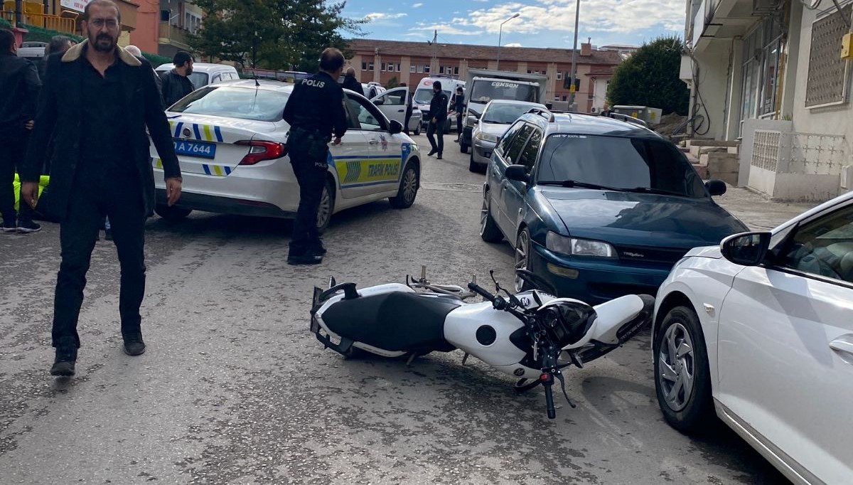 dur ihtarina uymadi 2 polis yaralandi B8NdXphy.jpg