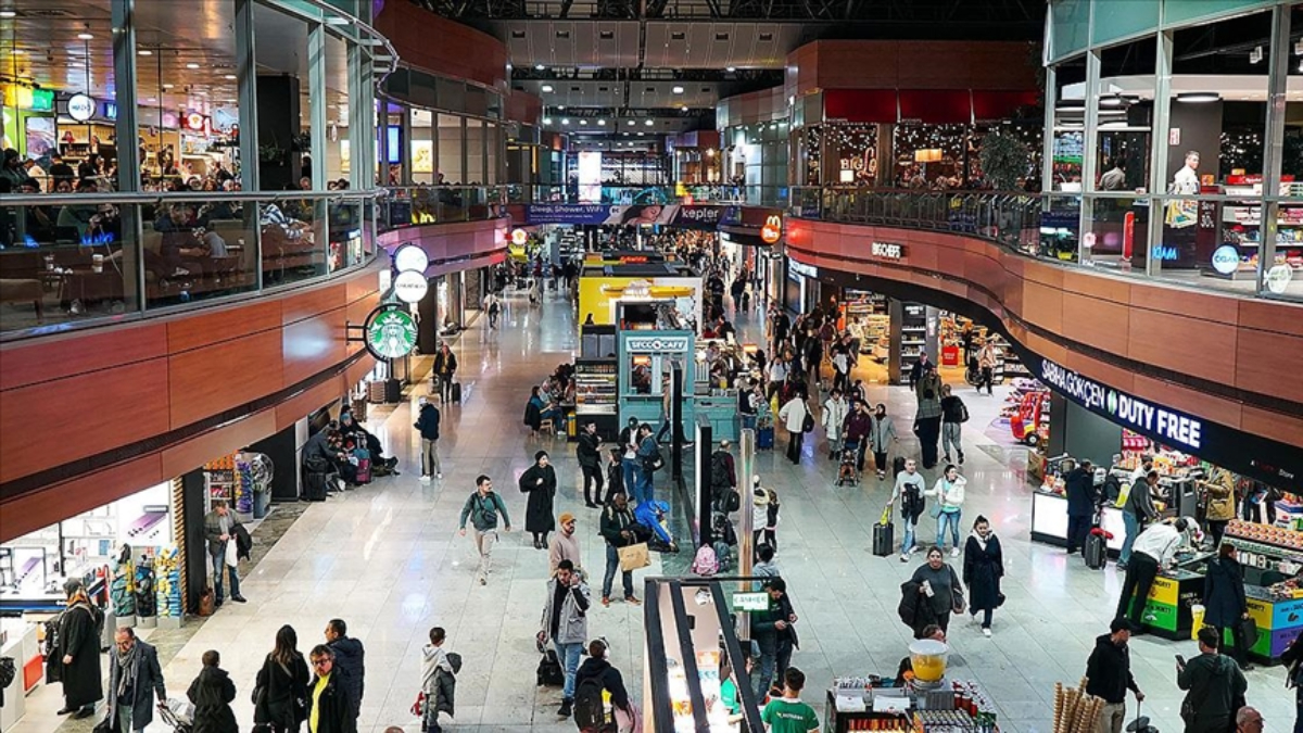 abdulkadir uraloglu havalimanlarinda 10 ayda 211 milyon yolcuya hizmet verildi 5wlXaFhj.jpg