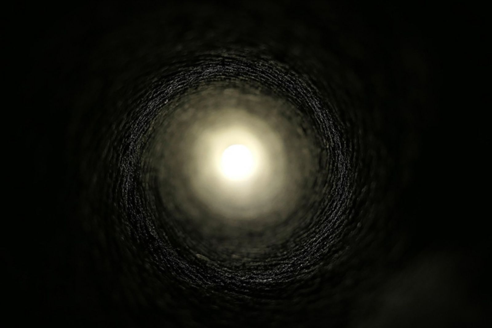 gokbilimciler evrenin ilk donemlerinde olusan kara delik kesfetti CPKPBzjv.jpg