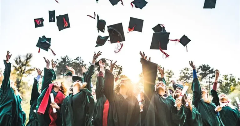 universitede-3-yilda-diploma-donemi-ayrintilar-belli-oldu-sGZUdHs7.webp