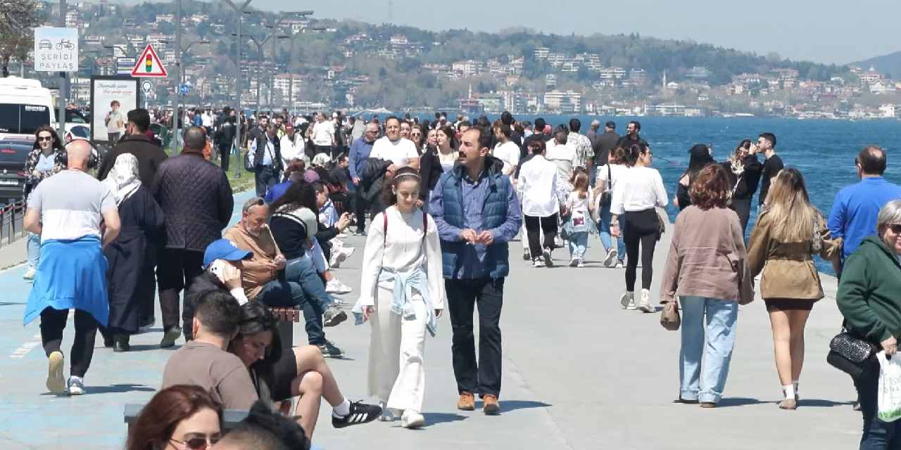 İstanbullular Baharın Tadını Sahilde Çıkardı