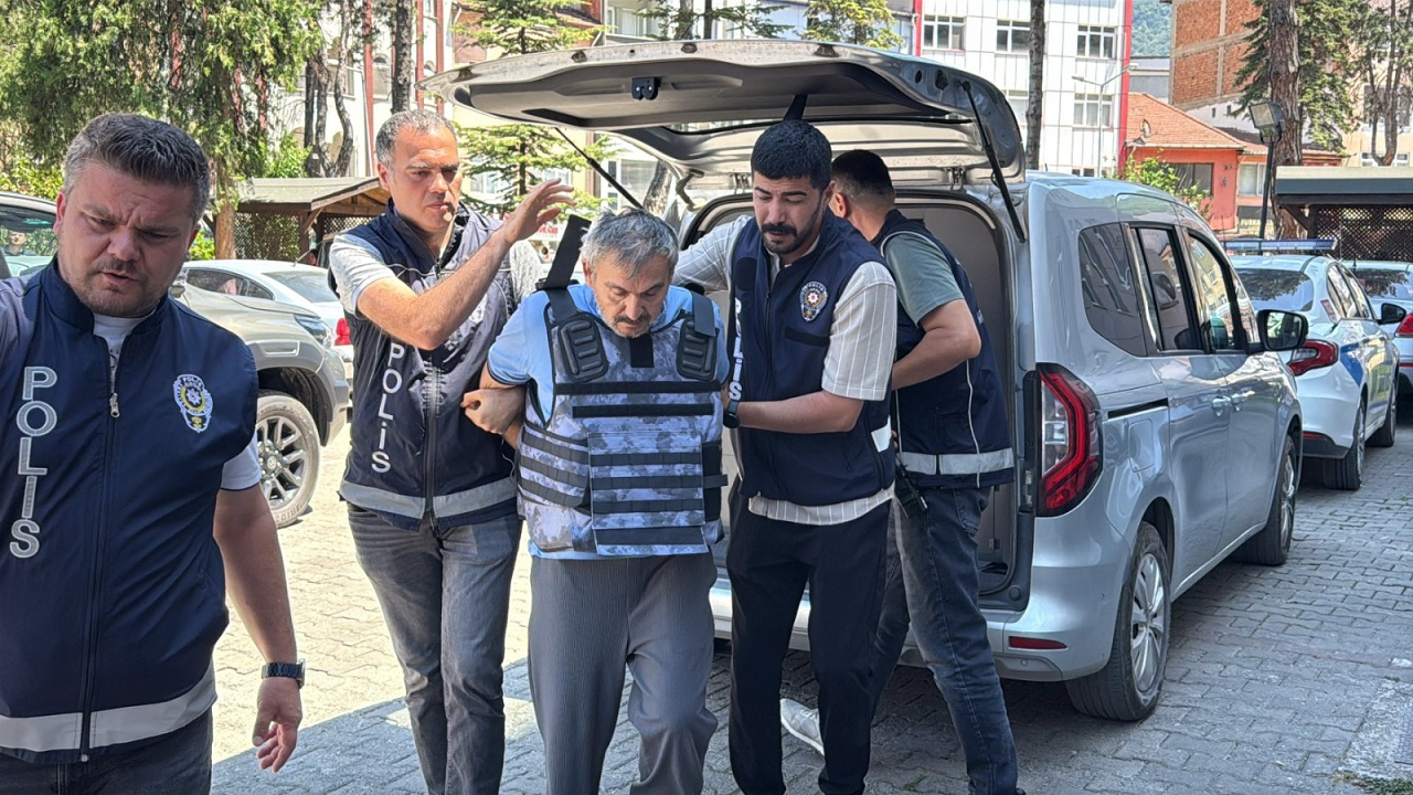 Çocuğun ihbarı korkunç cinayeti ortaya çıkardı Haber gorseli