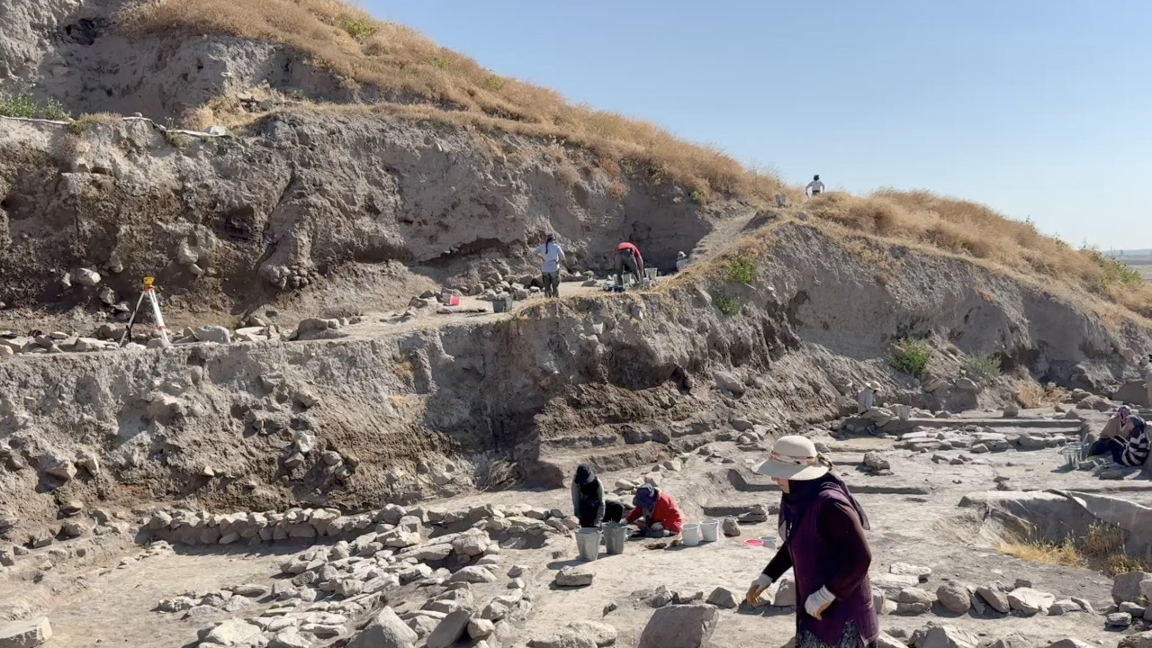 Yozgat’ta 6 bin yıllık tarih gün yüzüne çıkıyor: Çadır Höyük’te kazılar sürüyor Haber gorseli