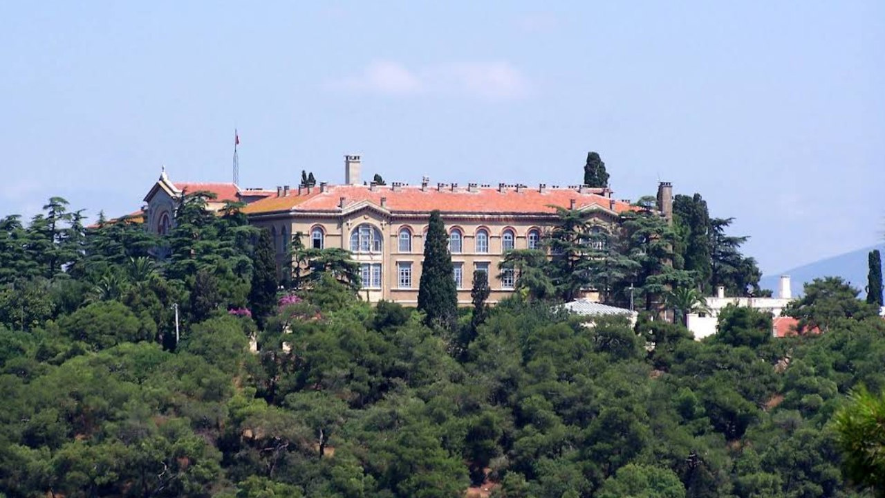 Ruhban Okulu önergesi AKP ve MHP oylarıyla reddedildi Haber gorseli