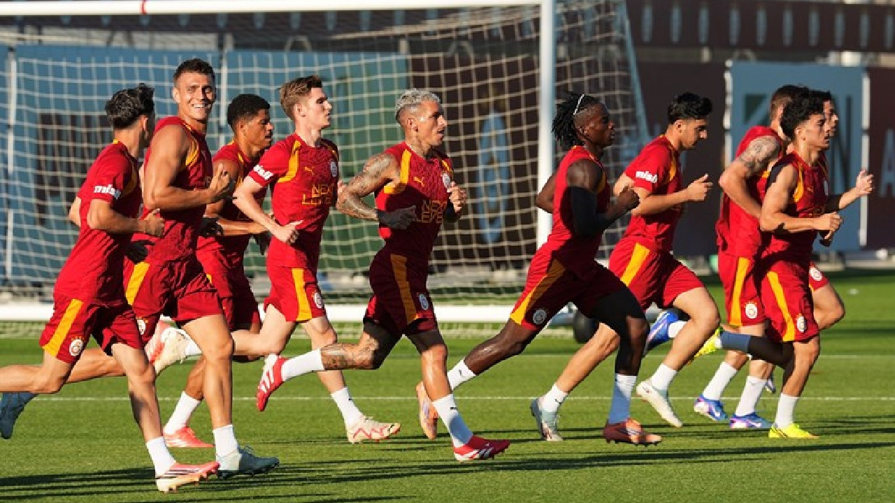Galatasaray’da imza atmaktan vazgeçtiği öne sürüldü: Hemen açıklama yaptı Img